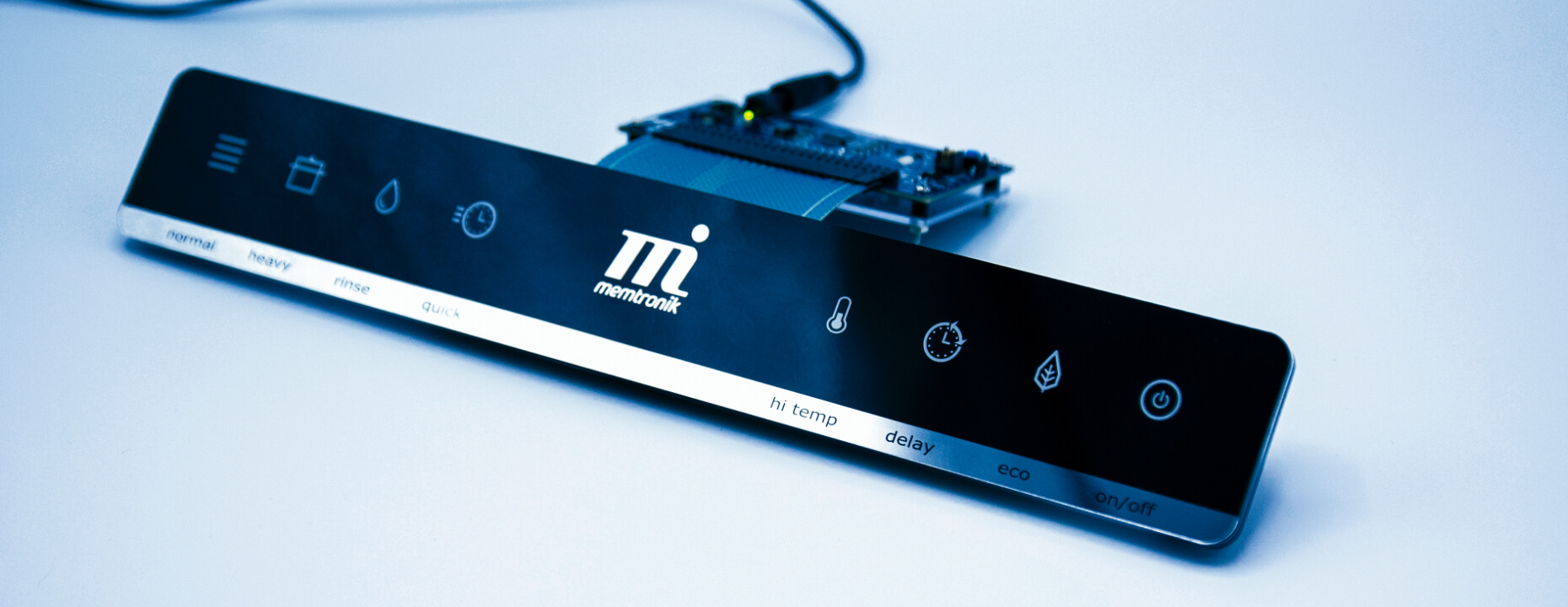 Backlit capacitive keyboard - Memtronik