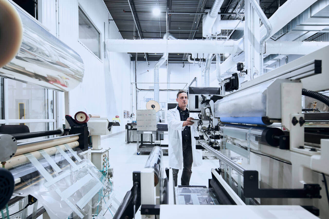 Controlled environment (dust, temperature, humidity) - Memtronik